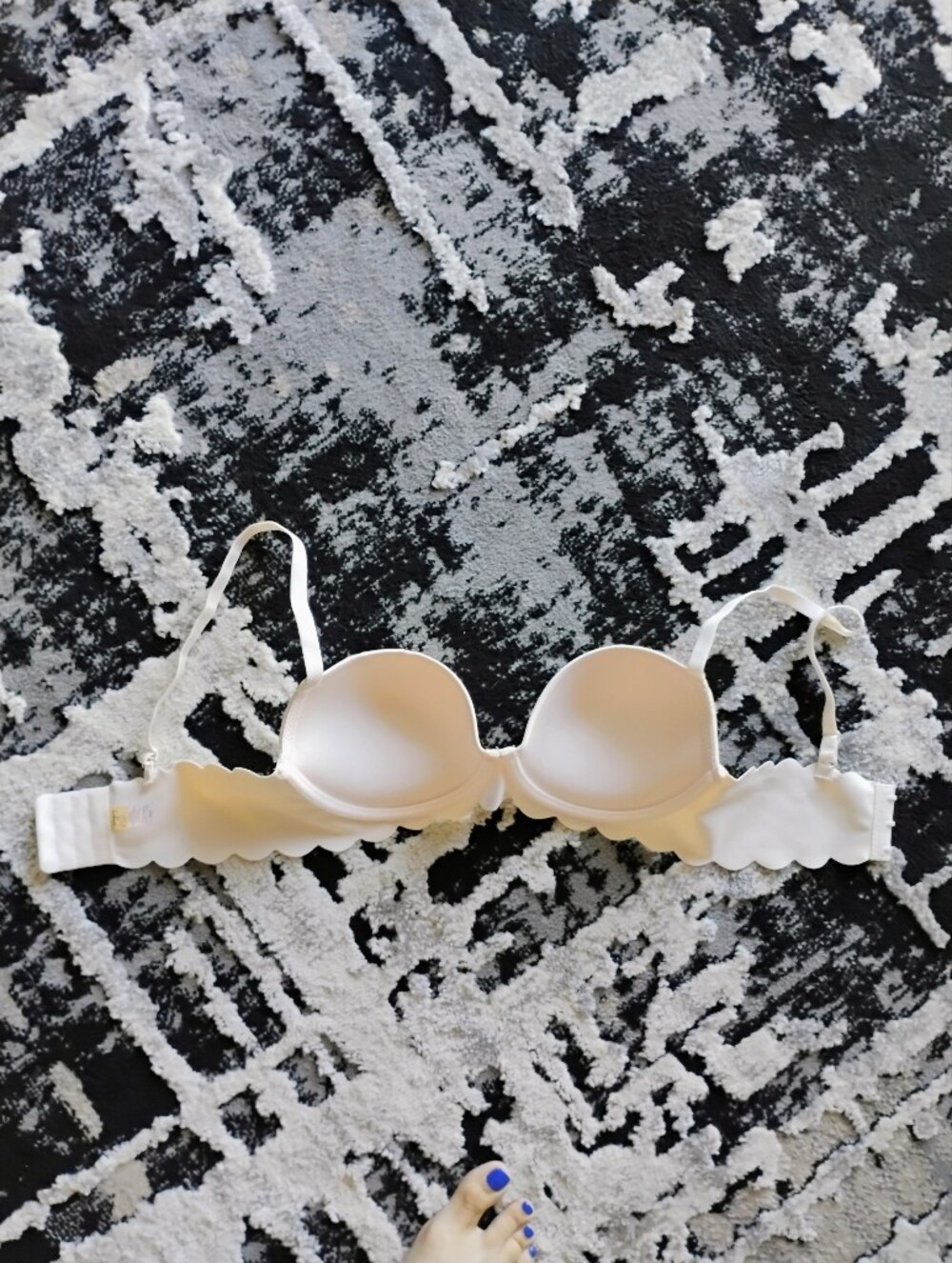 Felina Women’s Scalloped Edge Bras Set Of 3. Black, White And Cream 34C. NWOT - Picture 4 of 5